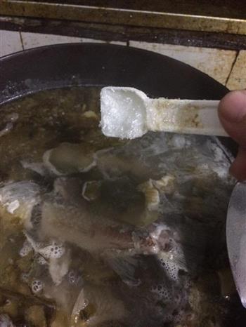 开胃汤-酸菜鲫鱼汤怎么做，开胃汤-酸菜鲫鱼汤怎么做好吃，开胃汤-酸菜鲫鱼汤做法