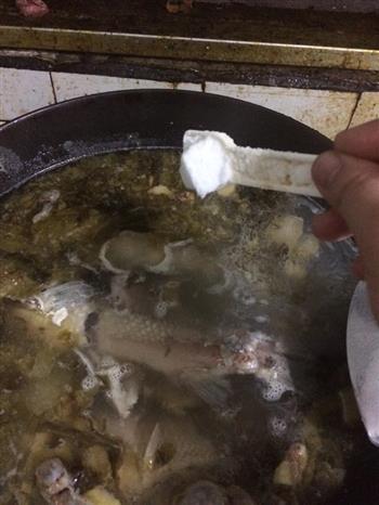 开胃汤-酸菜鲫鱼汤怎么做，开胃汤-酸菜鲫鱼汤怎么做好吃，开胃汤-酸菜鲫鱼汤做法