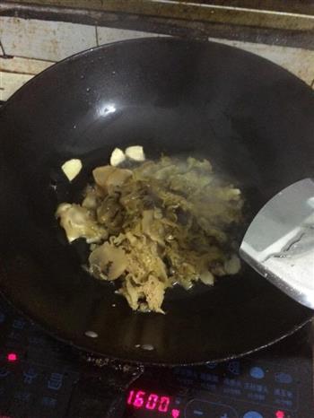 开胃汤-酸菜鲫鱼汤怎么做，开胃汤-酸菜鲫鱼汤怎么做好吃，开胃汤-酸菜鲫鱼汤做法