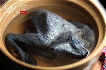 冬日小补-红枣莲子乌鸡汤怎么做，冬日小补-红枣莲子乌鸡汤怎么做好吃，冬日小补-红枣莲子乌鸡汤做法