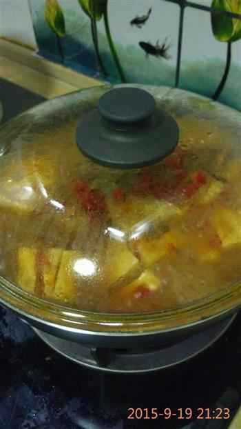 糟辣椒鲫鱼炖豆腐怎么做，糟辣椒鲫鱼炖豆腐怎么做好吃，糟辣椒鲫鱼炖豆腐做法