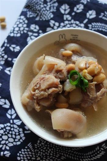 黄豆炖猪蹄汤-冬季暖身怎么做，黄豆炖猪蹄汤-冬季暖身怎么做好吃，黄豆炖猪蹄汤-冬季暖身做法