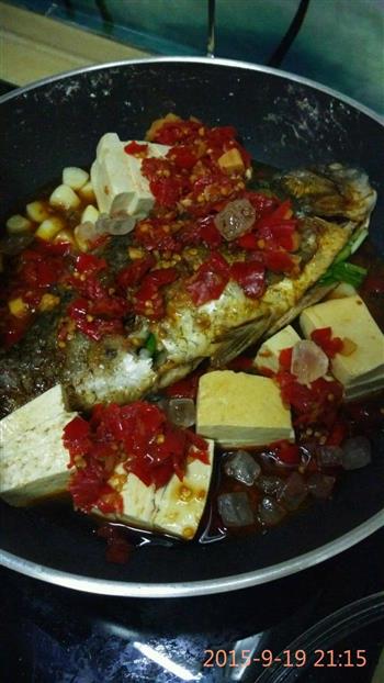 糟辣椒鲫鱼炖豆腐怎么做，糟辣椒鲫鱼炖豆腐怎么做好吃，糟辣椒鲫鱼炖豆腐做法