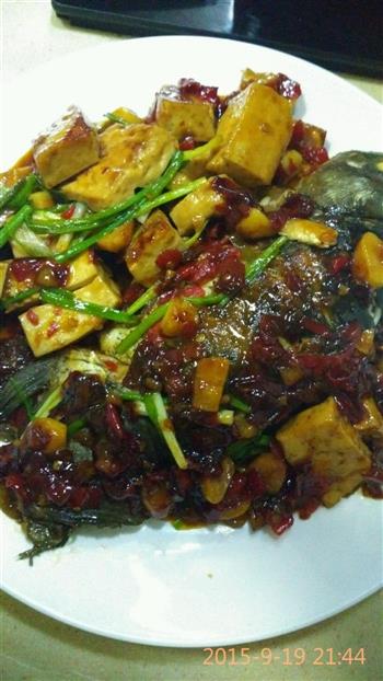 糟辣椒鲫鱼炖豆腐怎么做，糟辣椒鲫鱼炖豆腐怎么做好吃，糟辣椒鲫鱼炖豆腐做法
