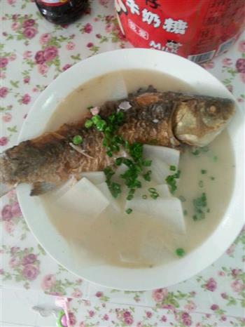 鲫鱼萝卜青豆汤-冬季暖身怎么做，鲫鱼萝卜青豆汤-冬季暖身怎么做好吃，鲫鱼萝卜青豆汤-冬季暖身做法