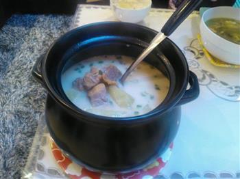 咸排骨炖莴笋怎么做，咸排骨炖莴笋怎么做好吃，咸排骨炖莴笋做法