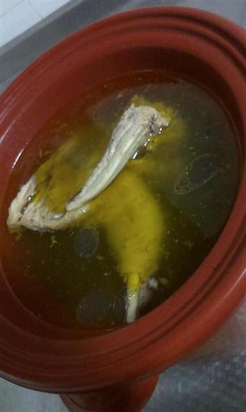黑木耳土鸡汤怎么做，黑木耳土鸡汤怎么做好吃，黑木耳土鸡汤做法