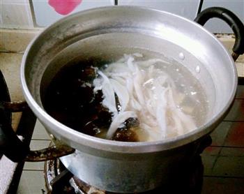 银鱼木耳豆腐汤怎么做，银鱼木耳豆腐汤怎么做好吃，银鱼木耳豆腐汤做法