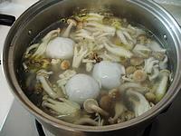蟹味菇鱼丸汤怎么做，蟹味菇鱼丸汤怎么做好吃，蟹味菇鱼丸汤做法