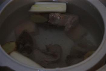粉藕排骨汤怎么做，粉藕排骨汤怎么做好吃，粉藕排骨汤做法