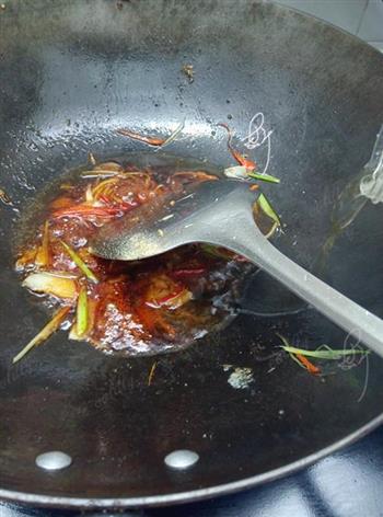 啤酒煎焖黄花鱼怎么做，啤酒煎焖黄花鱼怎么做好吃，啤酒煎焖黄花鱼做法
