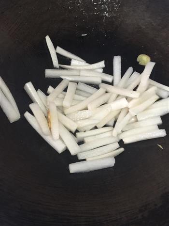 萝卜丝鲫鱼怎么做，萝卜丝鲫鱼怎么做好吃，萝卜丝鲫鱼做法