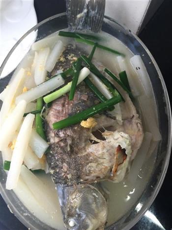 萝卜丝鲫鱼怎么做，萝卜丝鲫鱼怎么做好吃，萝卜丝鲫鱼做法