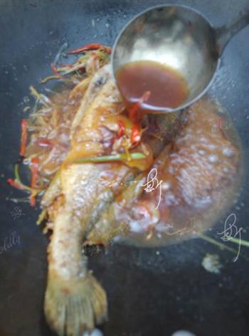 啤酒煎焖黄花鱼怎么做，啤酒煎焖黄花鱼怎么做好吃，啤酒煎焖黄花鱼做法