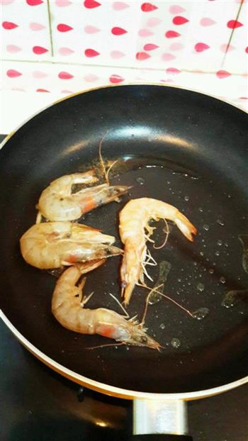 烧大虾怎么做，烧大虾怎么做好吃，烧大虾做法