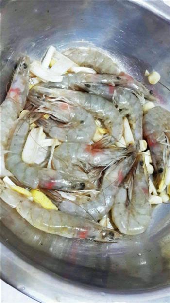 烧大虾怎么做，烧大虾怎么做好吃，烧大虾做法