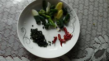 爆炒小龙虾怎么做，爆炒小龙虾怎么做好吃，爆炒小龙虾做法