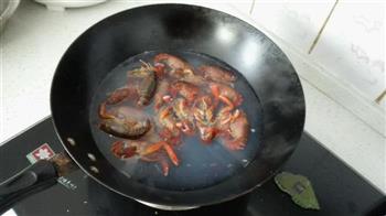 爆炒小龙虾怎么做，爆炒小龙虾怎么做好吃，爆炒小龙虾做法