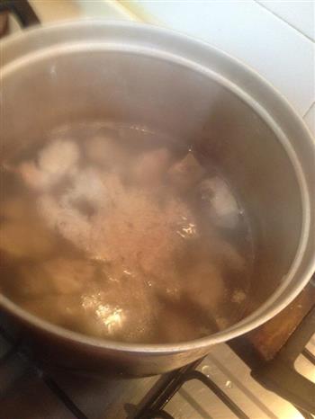 蕃茄土豆排骨汤怎么做，蕃茄土豆排骨汤怎么做好吃，蕃茄土豆排骨汤做法