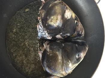 催乳佳肴－鱼头豆腐汤怎么做，催乳佳肴－鱼头豆腐汤怎么做好吃，催乳佳肴－鱼头豆腐汤做法