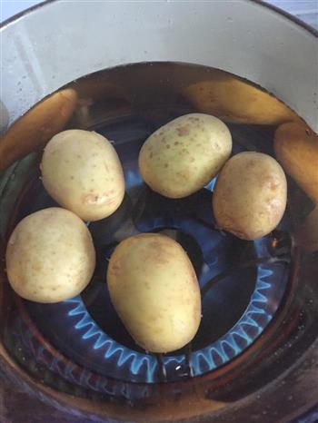 芝士虾仁土豆球怎么做，芝士虾仁土豆球怎么做好吃，芝士虾仁土豆球做法