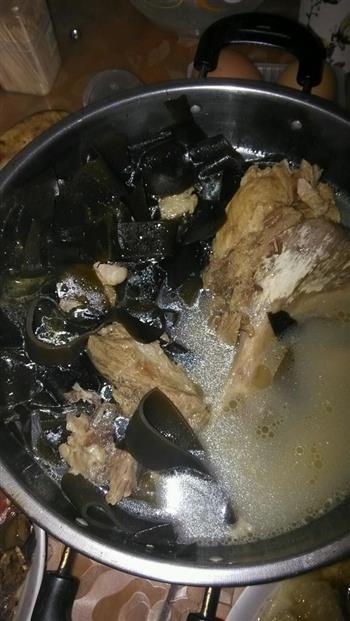 骨头海带汤怎么做，骨头海带汤怎么做好吃，骨头海带汤做法