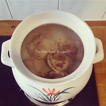 薏仁莲藕大骨汤怎么做，薏仁莲藕大骨汤怎么做好吃，薏仁莲藕大骨汤做法
