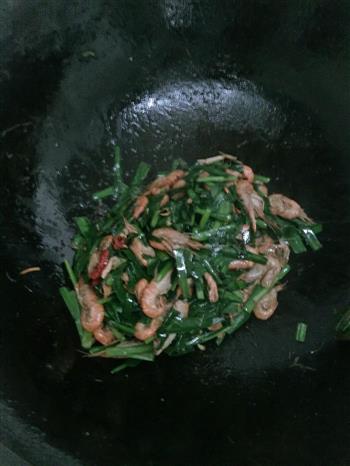 韭菜小红虾怎么做，韭菜小红虾怎么做好吃，韭菜小红虾做法