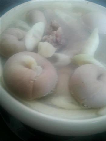 竹笋灌小肠排骨汤怎么做，竹笋灌小肠排骨汤怎么做好吃，竹笋灌小肠排骨汤做法