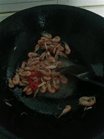 韭菜小红虾怎么做，韭菜小红虾怎么做好吃，韭菜小红虾做法