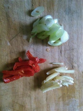 韭菜小红虾怎么做，韭菜小红虾怎么做好吃，韭菜小红虾做法