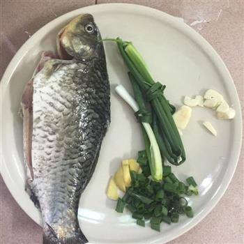 孕晚期家常菜-豆腐鲫鱼汤怎么做，孕晚期家常菜-豆腐鲫鱼汤怎么做好吃，孕晚期家常菜-豆腐鲫鱼汤做法