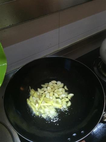潜江油焖小龙虾怎么做，潜江油焖小龙虾怎么做好吃，潜江油焖小龙虾做法