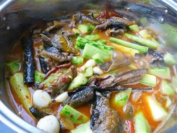 黄瓜烧野生鳝鱼怎么做，黄瓜烧野生鳝鱼怎么做好吃，黄瓜烧野生鳝鱼做法