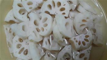 原味莲藕骨头汤怎么做，原味莲藕骨头汤怎么做好吃，原味莲藕骨头汤做法