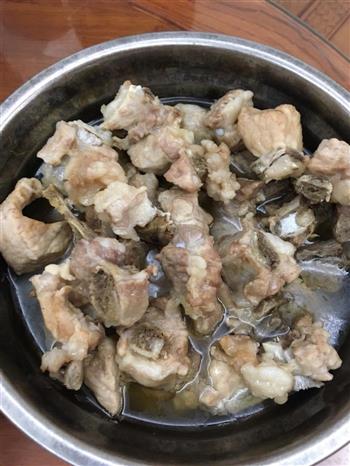 榨菜排骨怎么做，榨菜排骨怎么做好吃，榨菜排骨做法
