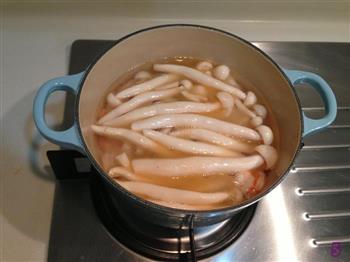 鲜菇蔬菜汤怎么做，鲜菇蔬菜汤怎么做好吃，鲜菇蔬菜汤做法