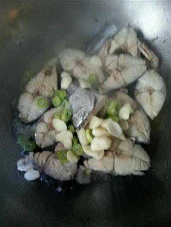 家常烧鲅鱼怎么做，家常烧鲅鱼怎么做好吃，家常烧鲅鱼做法