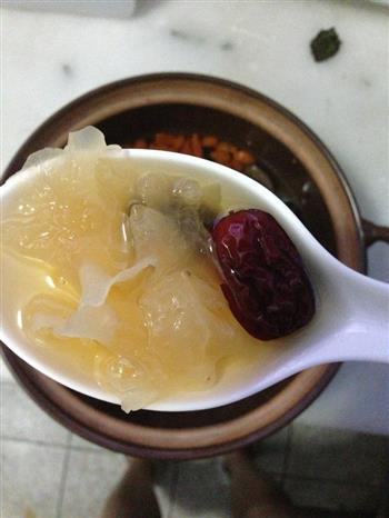 枸杞红枣银耳汤怎么做，枸杞红枣银耳汤怎么做好吃，枸杞红枣银耳汤做法