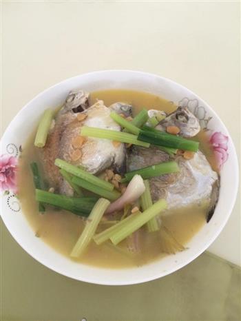 潮州风味-豆瓣酱煮小鲳鱼怎么做，潮州风味-豆瓣酱煮小鲳鱼怎么做好吃，潮州风味-豆瓣酱煮小鲳鱼做法