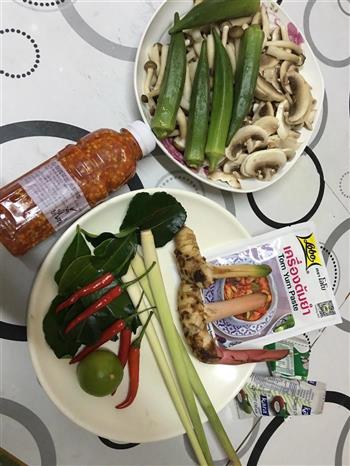 冬陰功湯怎么做，冬陰功湯怎么做好吃，冬陰功湯做法
