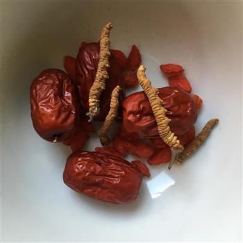 虫草老鸭汤怎么做，虫草老鸭汤怎么做好吃，虫草老鸭汤做法