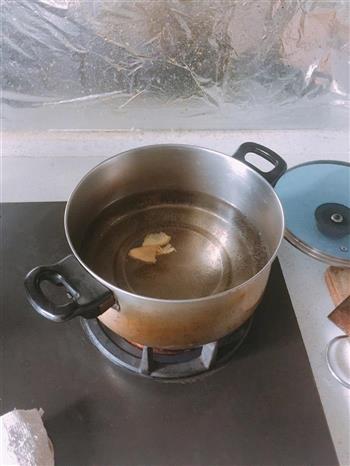 当归黄芪炖鸡汤怎么做，当归黄芪炖鸡汤怎么做好吃，当归黄芪炖鸡汤做法