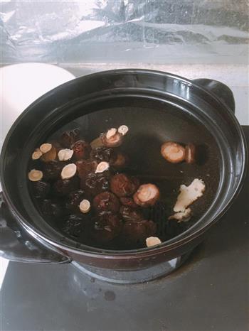 当归黄芪炖鸡汤怎么做，当归黄芪炖鸡汤怎么做好吃，当归黄芪炖鸡汤做法