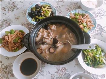 当归黄芪炖鸡汤怎么做，当归黄芪炖鸡汤怎么做好吃，当归黄芪炖鸡汤做法