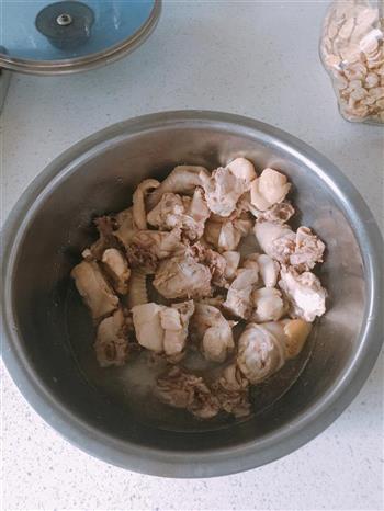 当归黄芪炖鸡汤怎么做，当归黄芪炖鸡汤怎么做好吃，当归黄芪炖鸡汤做法
