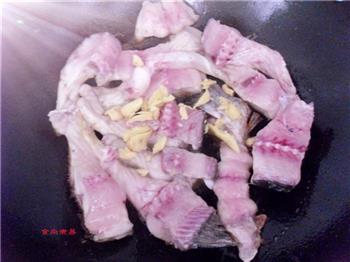 石锅鱼块怎么做，石锅鱼块怎么做好吃，石锅鱼块做法