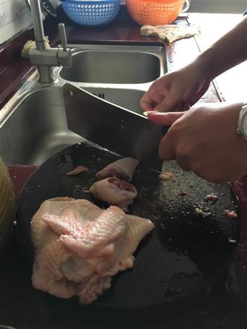 猪肚鸡汤底怎么做，猪肚鸡汤底怎么做好吃，猪肚鸡汤底做法