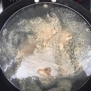 湖北排骨藕汤怎么做，湖北排骨藕汤怎么做好吃，湖北排骨藕汤做法