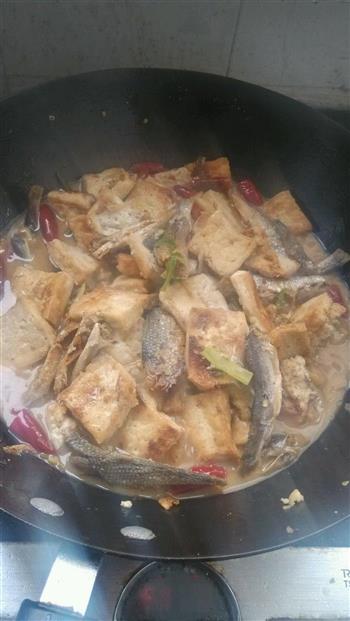 鱼烩豆腐怎么做，鱼烩豆腐怎么做好吃，鱼烩豆腐做法